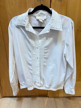 Vintage White Embroidered Collar Button-Up Blouse
